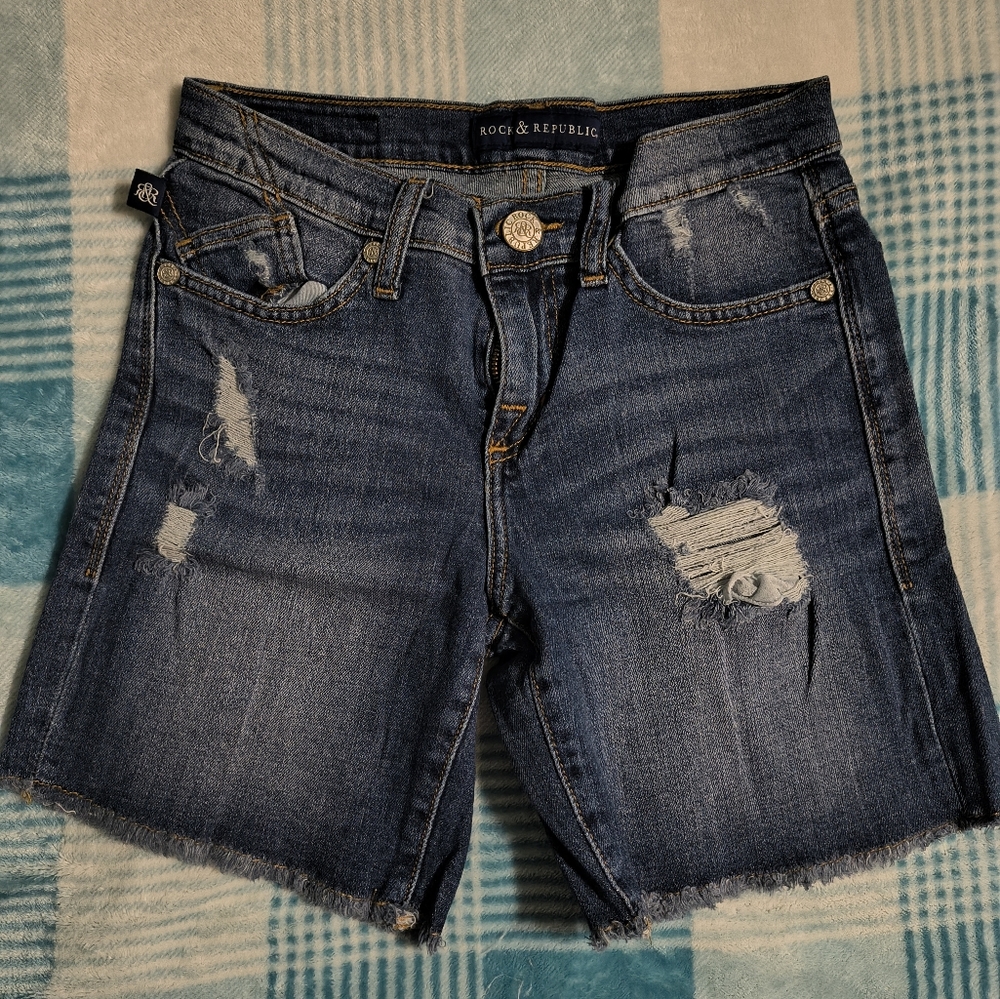 ☀️ Must Bundle 2 Or More Items ☀️ Rock & Republic Blue Distressed Jean Shorts